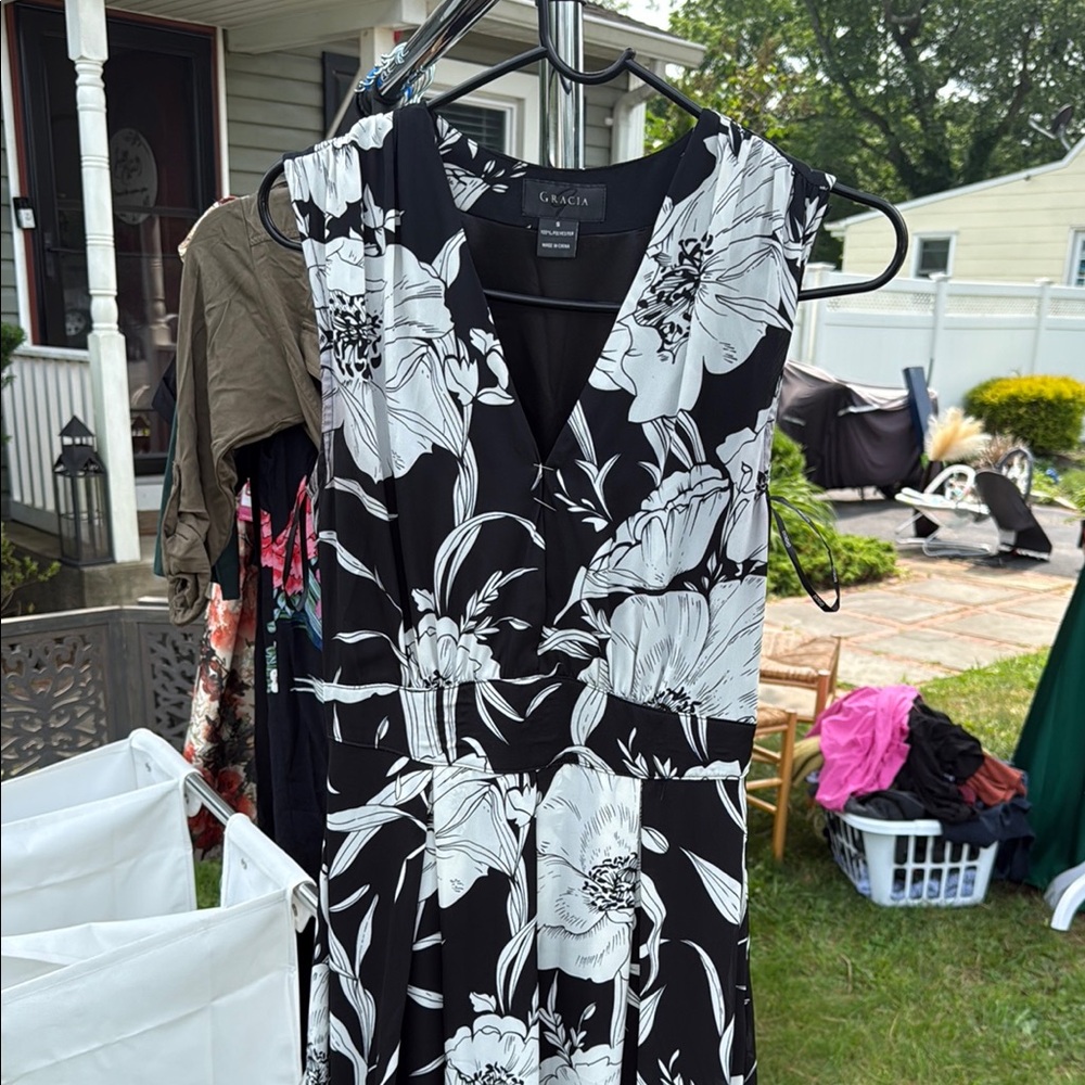Gracia Black and White Maxi Dress